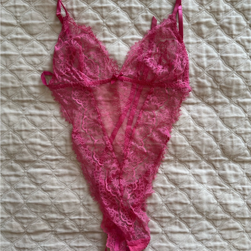 Elegant Pink Lace Lingerie